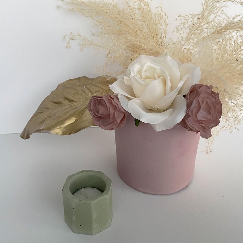 Sage Concrete Octagonal Holder