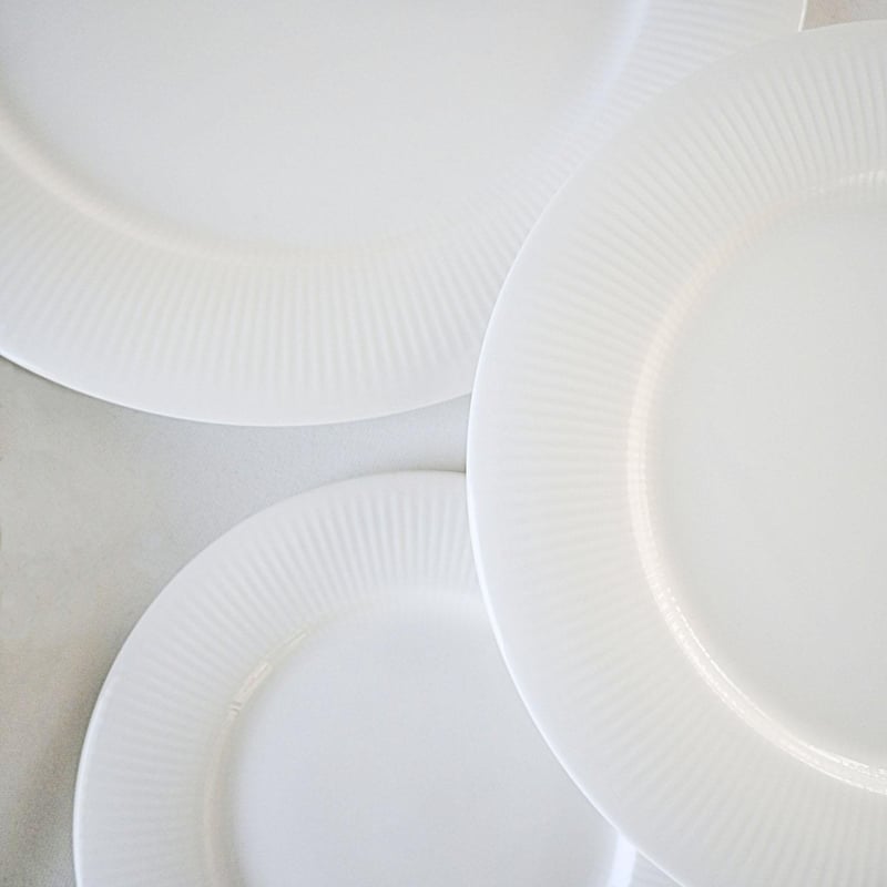 White Ribbed Porcelain Dinnerware Set